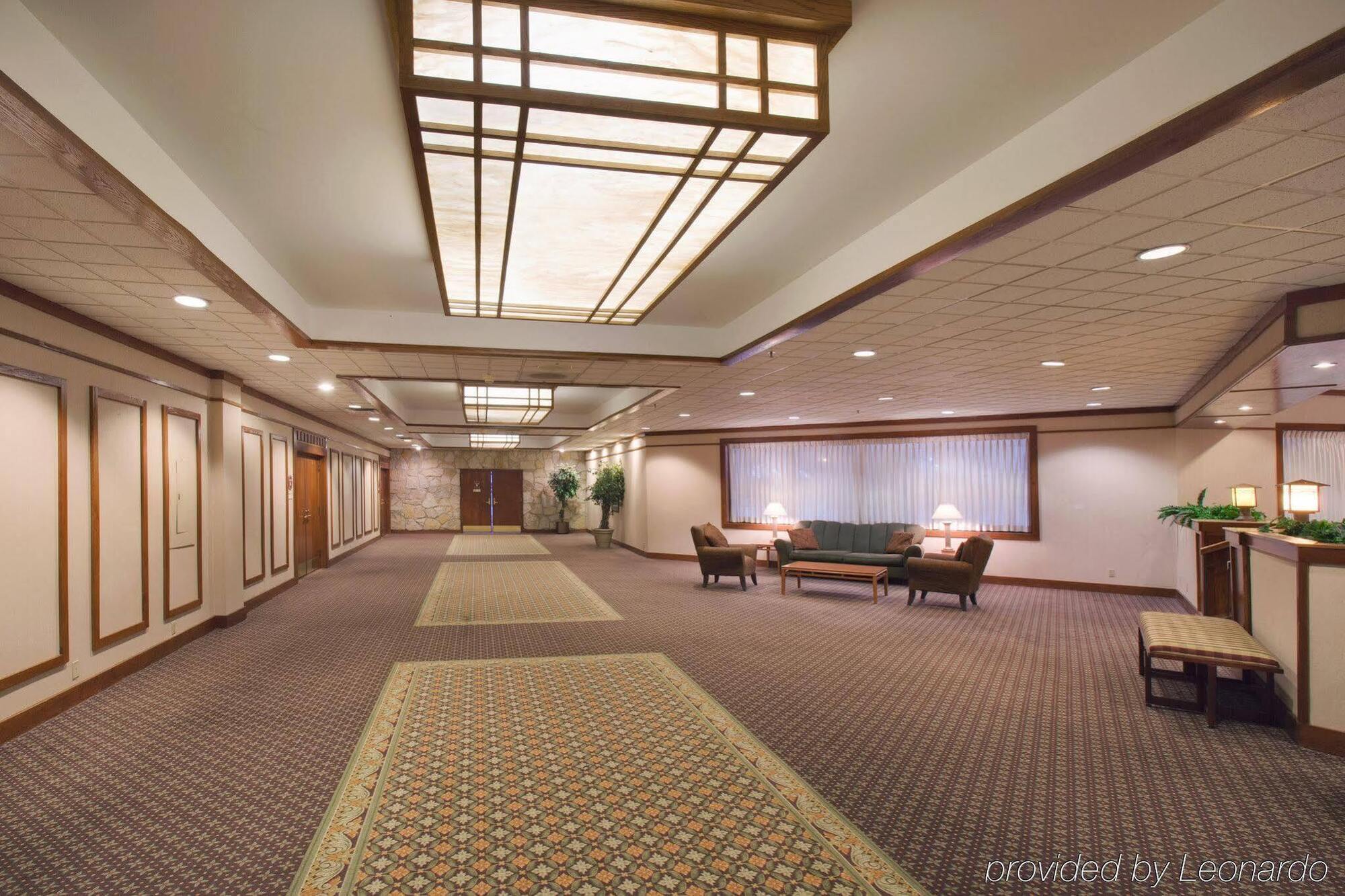Holiday Inn Hotel & Suites Des Moines-Northwest By Ihg Urbandale Εξωτερικό φωτογραφία